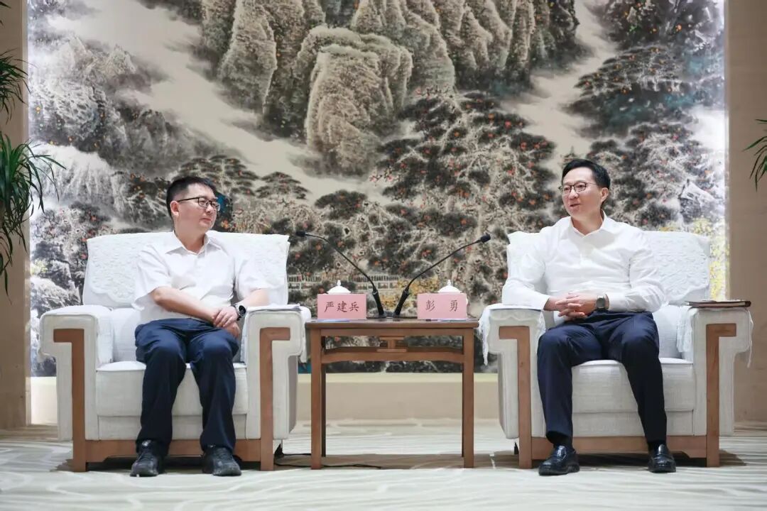 彭勇杜海洋会见华中农业大学校长严建兵