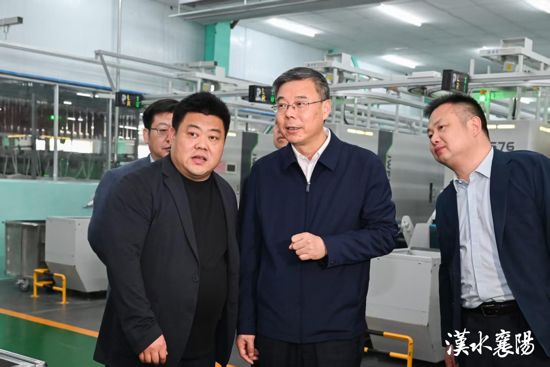 吴海涛到高新区、襄州区调研中小企业数字化转型工作