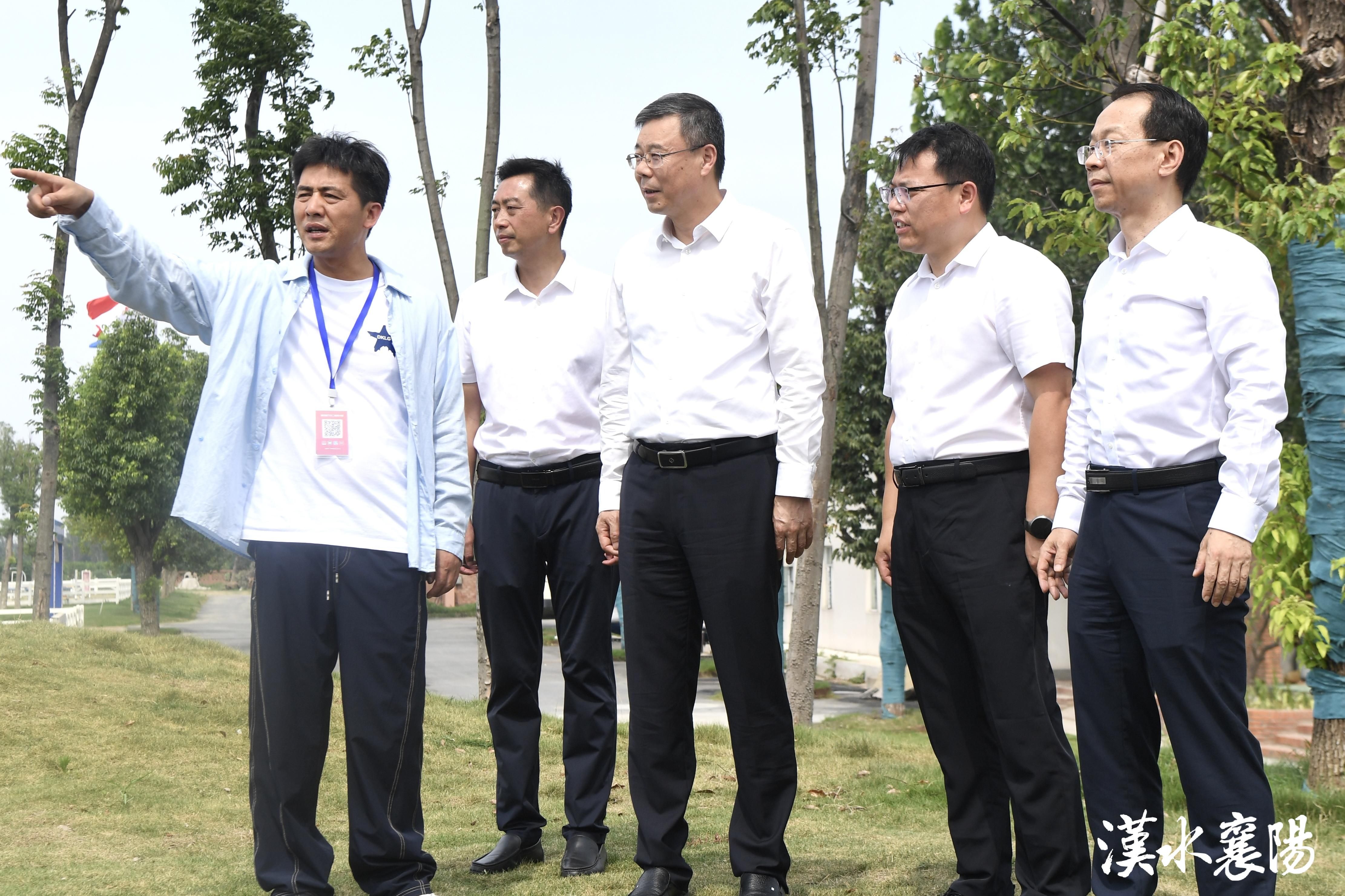 吴海涛：用务实举措破解基层治理难题 以过硬作风推进乡村全面振兴