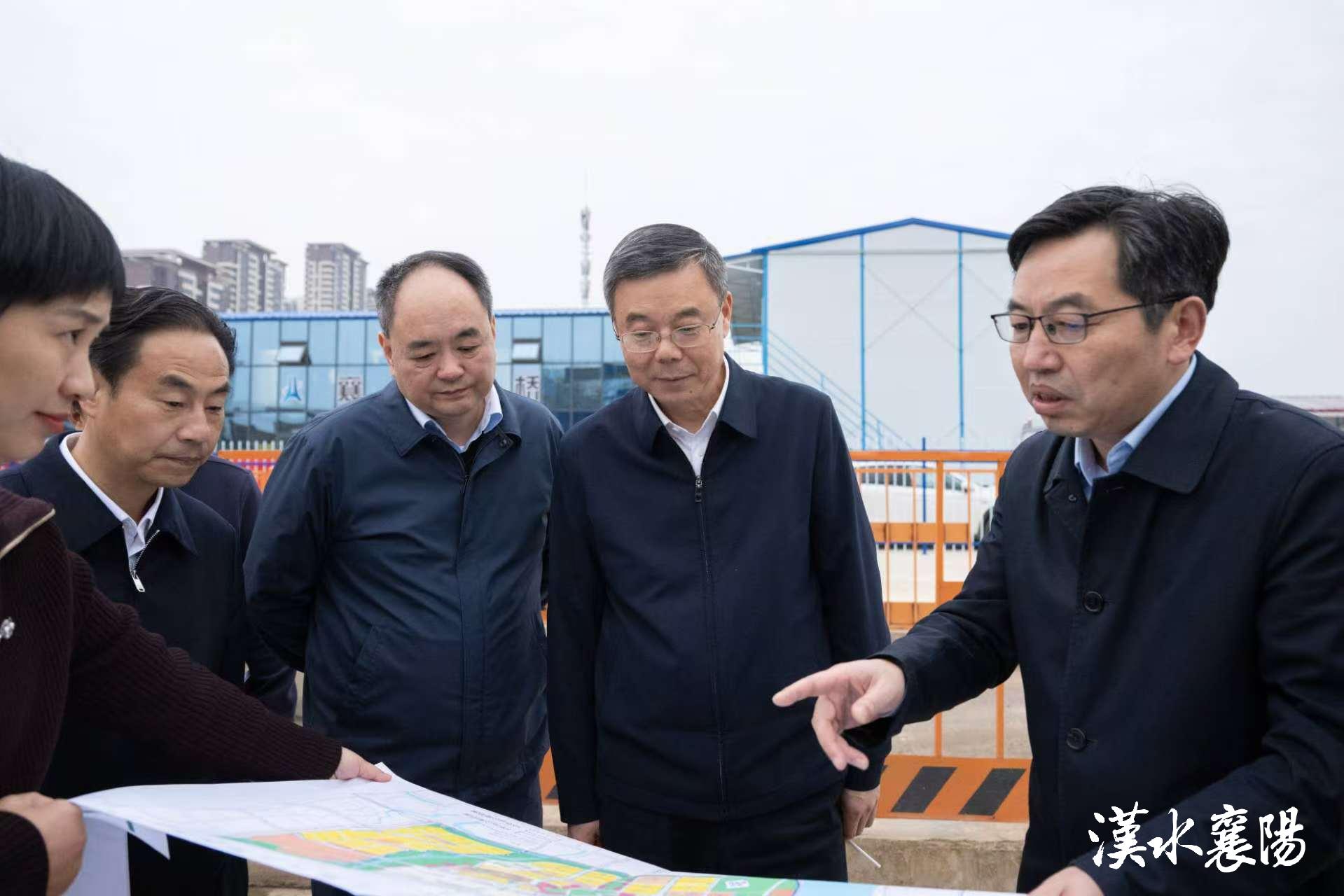 吴海涛到东津新区宣讲党的二十届四中全会精神并开展调研