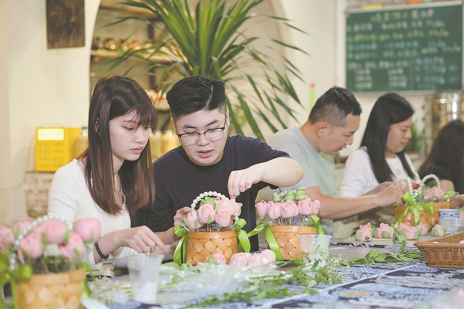 襄阳日报-2026-05-25-01-要闻-台湾青年体验荆楚文化(简图).jpg