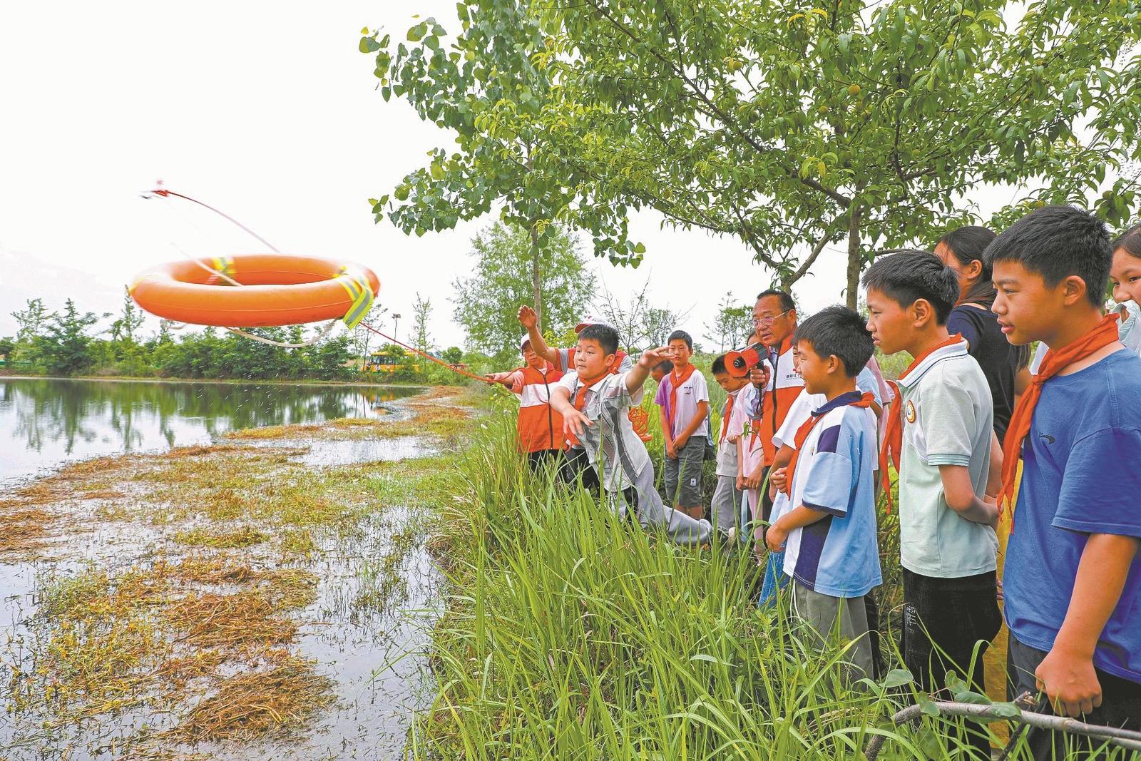 襄阳日报-2026-06-04-04-民生-户外学急救(简图).jpg