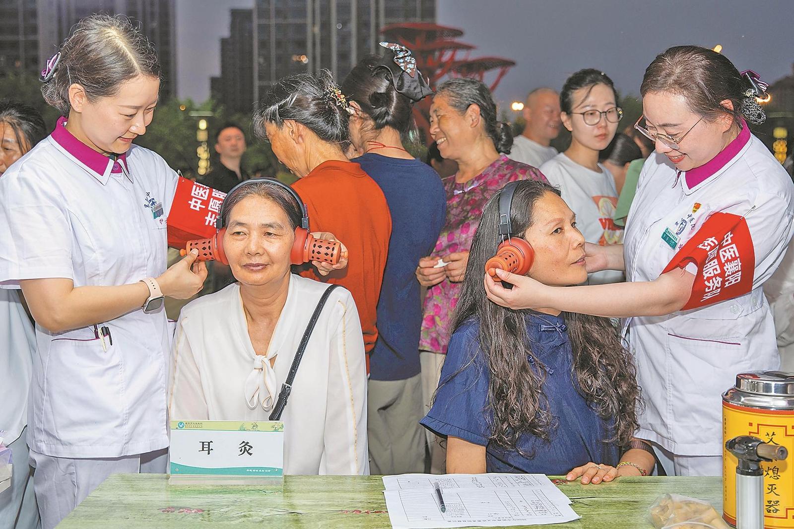 “中医夜市”火热开摊-襄阳日报-2026-06-30-05(简图).jpg