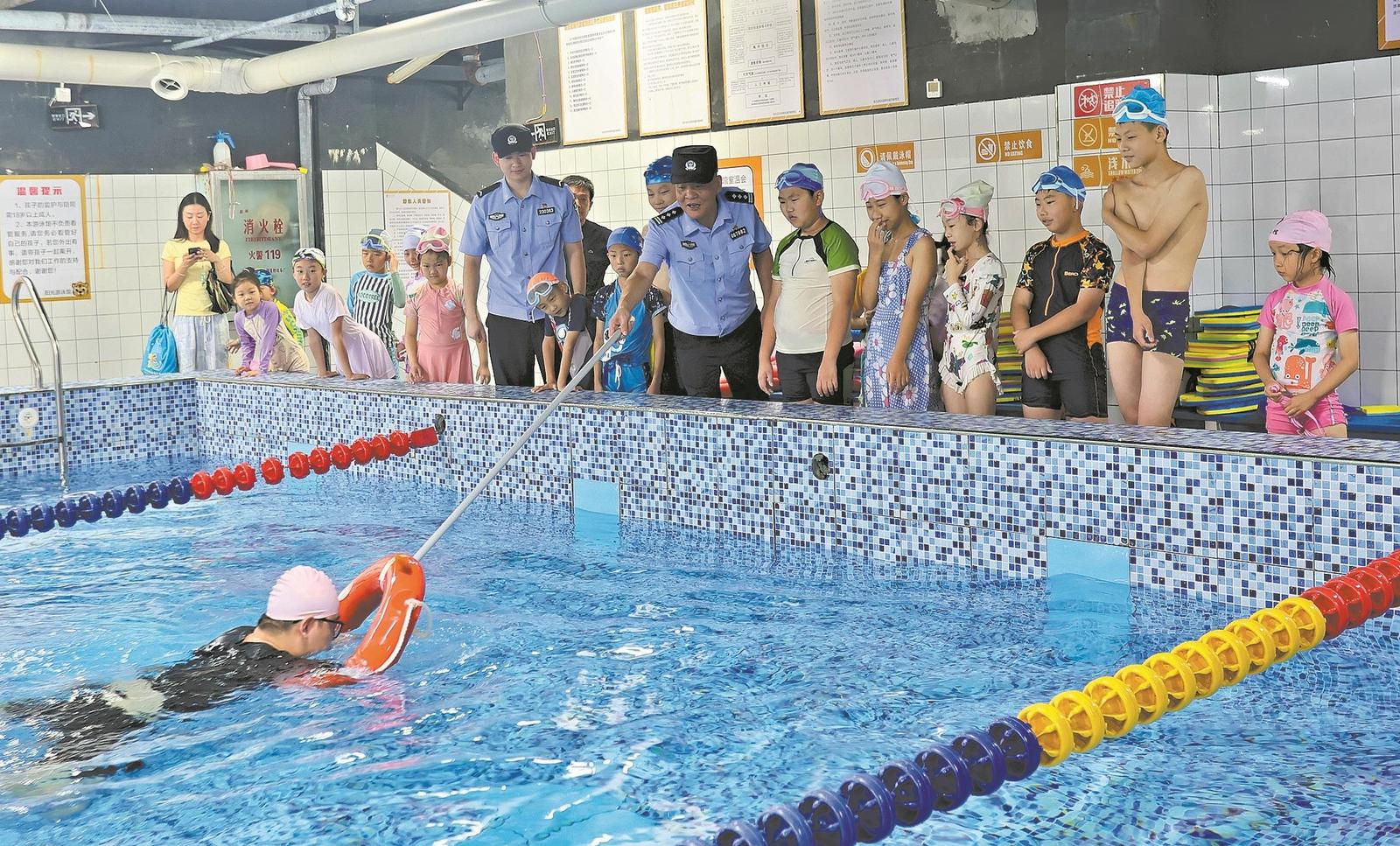 防溺水知识送到游泳馆-襄阳日报-2026-07-16-07(简图).jpg
