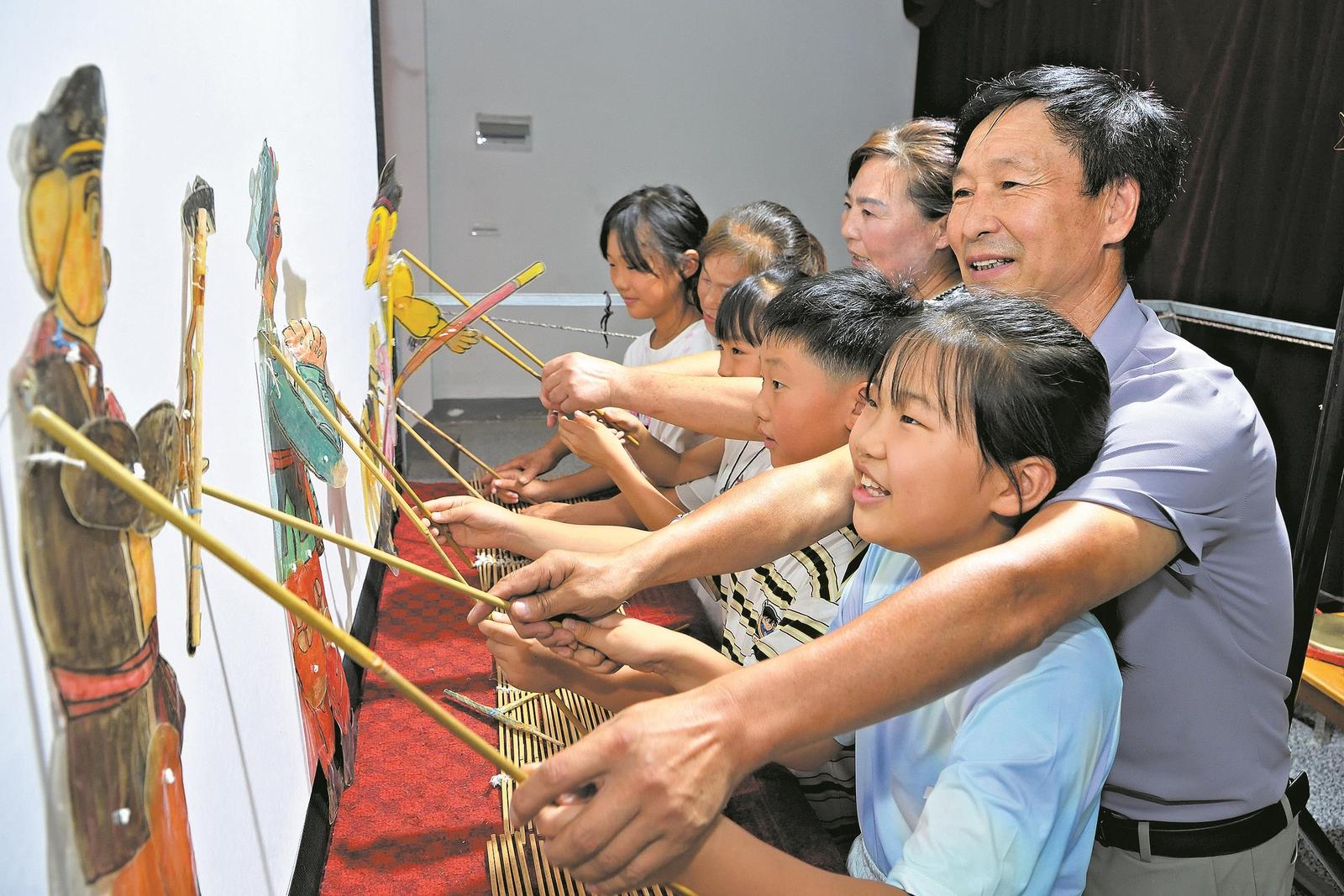 学习皮影艺术 感受非遗魅力-襄阳日报-2026-07-29-04(简图).jpg